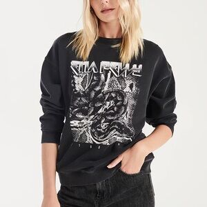 Ena Pelly Crewneck Sweatshirt with Graphic Design
